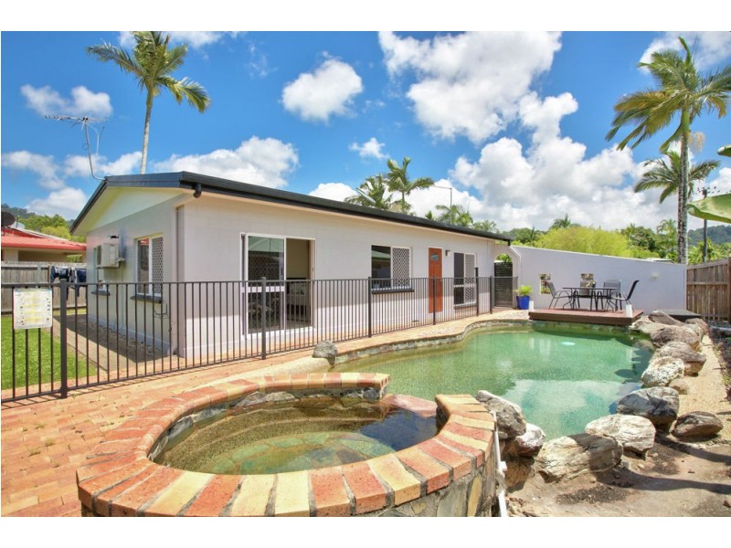 8 Briggs Close, Whitfield QLD 4870