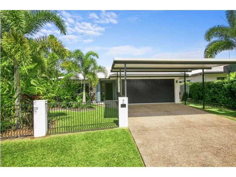 7 Pollock Close, Bentley Park QLD 4869