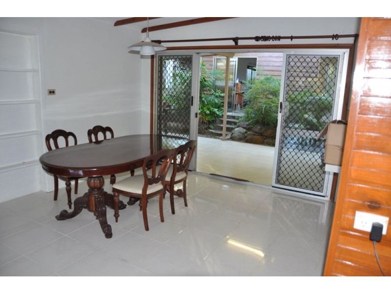 9 Bradford Street, Whitfield QLD 4870