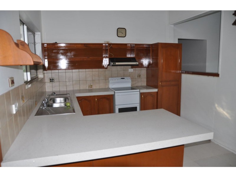 9 Bradford Street, Whitfield QLD 4870