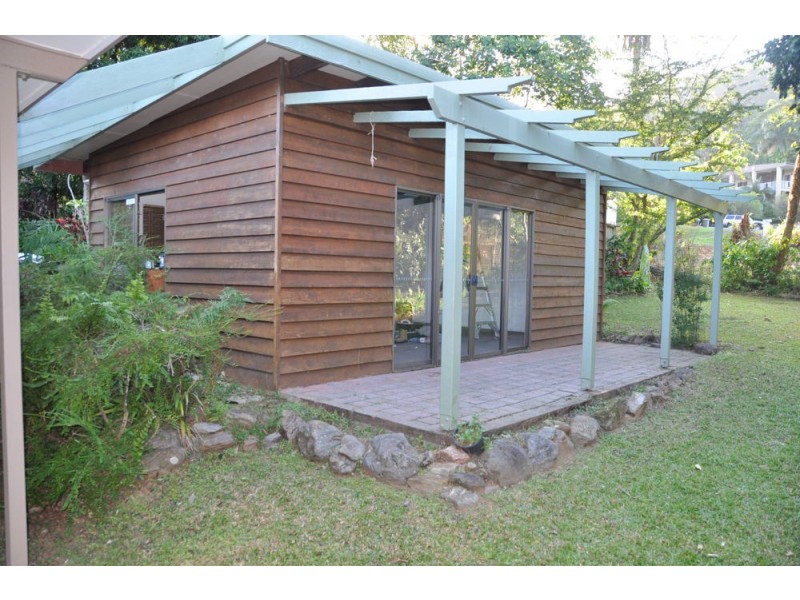 9 Bradford Street, Whitfield QLD 4870