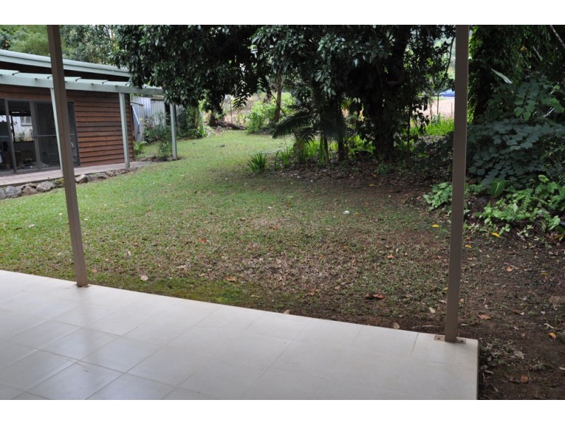 9 Bradford Street, Whitfield QLD 4870