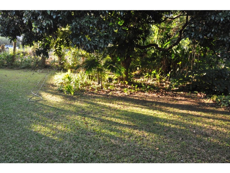 9 Bradford Street, Whitfield QLD 4870