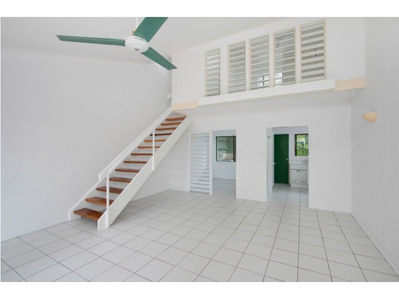 9/25-31 Hibiscus Lane, Holloways Beach QLD 4878