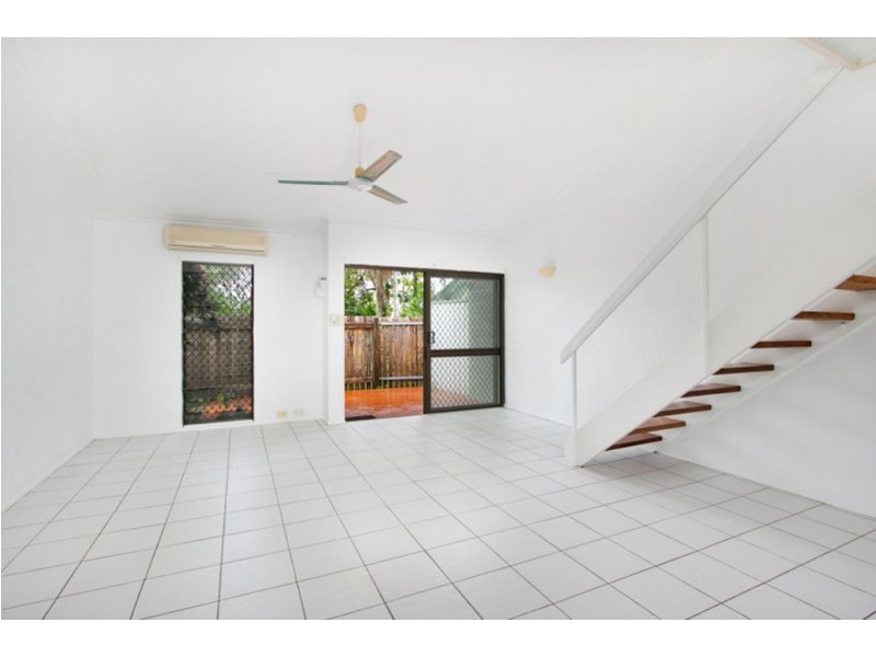 9/25-31 Hibiscus Lane, Holloways Beach QLD 4878