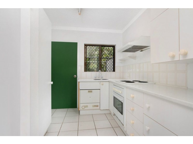 9/25-31 Hibiscus Lane, Holloways Beach QLD 4878