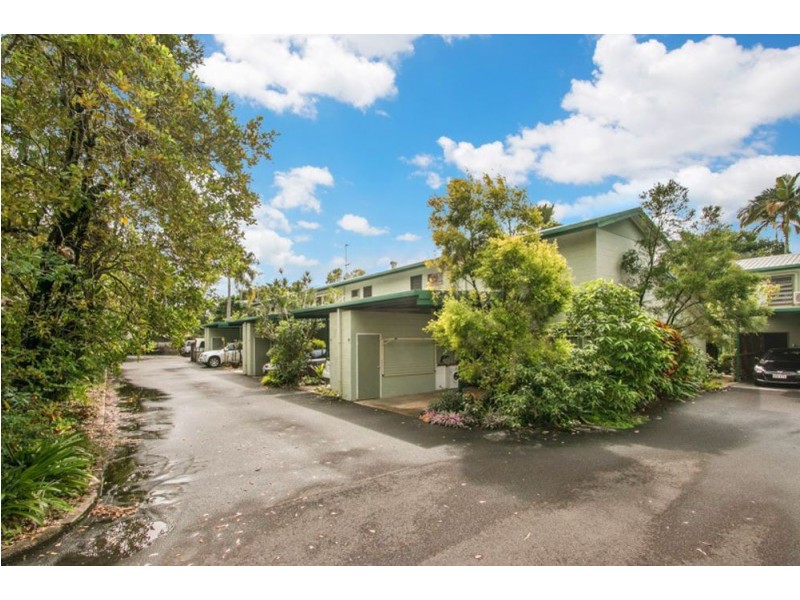 9/25-31 Hibiscus Lane, Holloways Beach QLD 4878