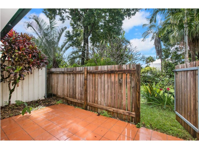 9/25-31 Hibiscus Lane, Holloways Beach QLD 4878