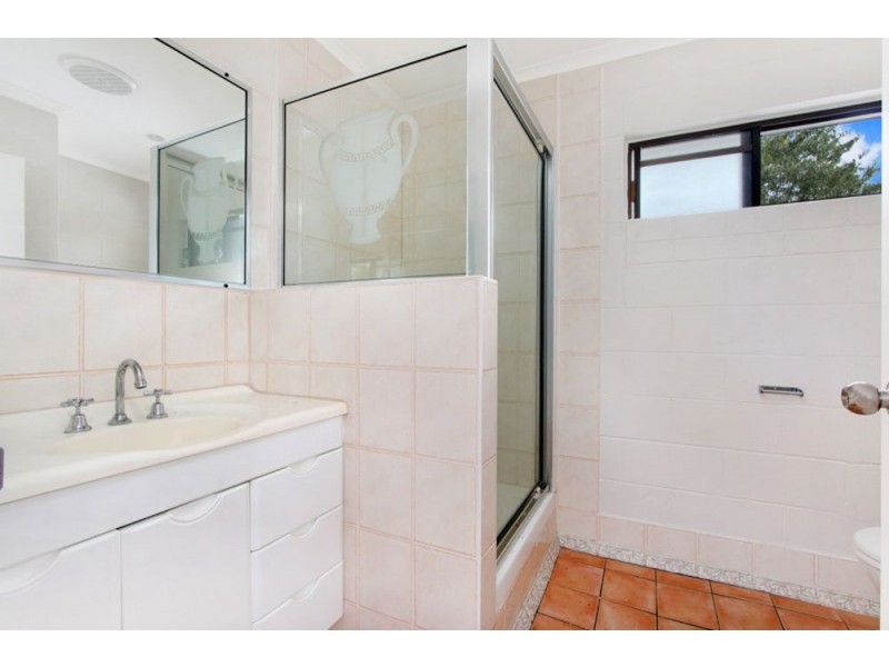 9/25-31 Hibiscus Lane, Holloways Beach QLD 4878