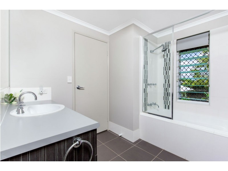 4/109 Callaghan Street, Mooroobool QLD 4870