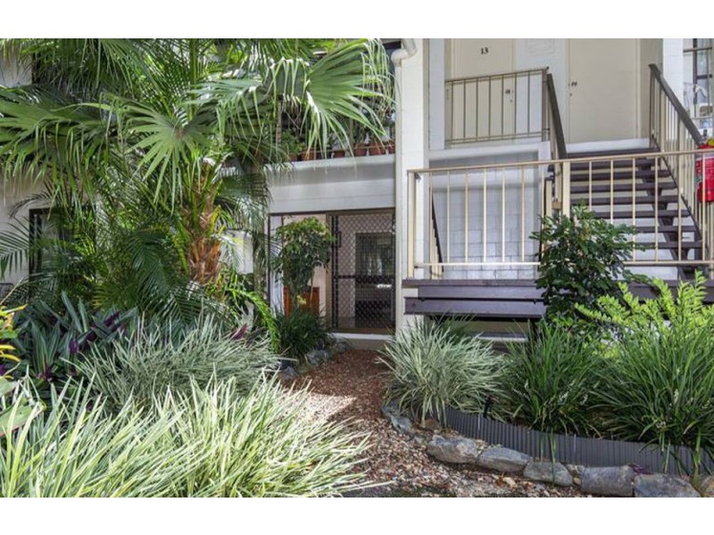 6/4 McPherson Close, Edge Hill QLD 4870