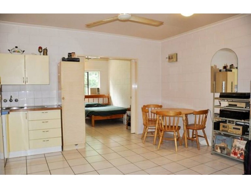 9/4 McPherson Close, Edge Hill QLD 4870