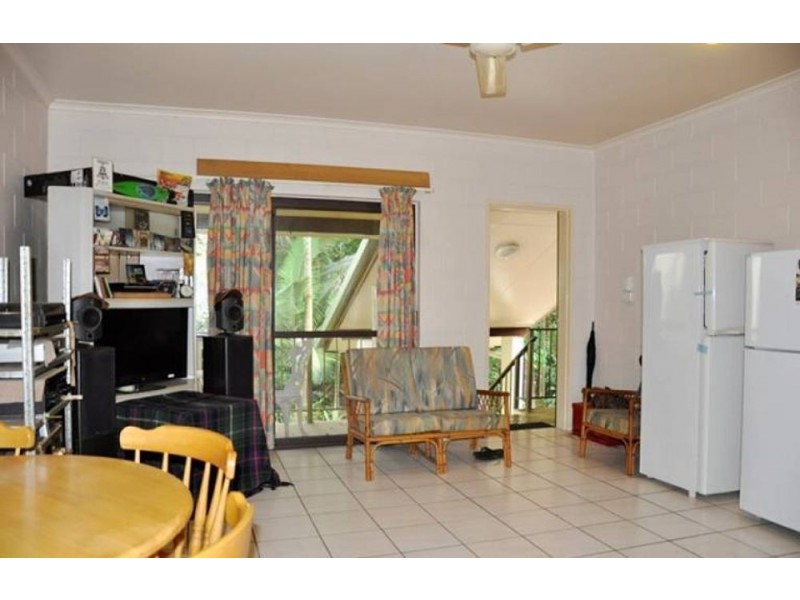 9/4 McPherson Close, Edge Hill QLD 4870