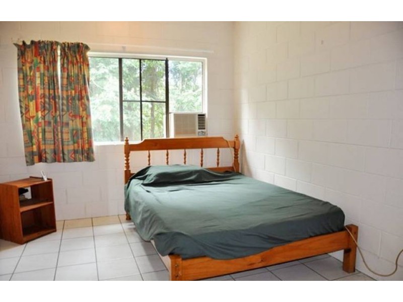 9/4 McPherson Close, Edge Hill QLD 4870