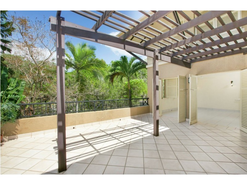 811/2 Greenslopes Street, Cairns North QLD 4870