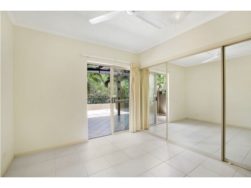 811/2 Greenslopes Street, Cairns North QLD 4870