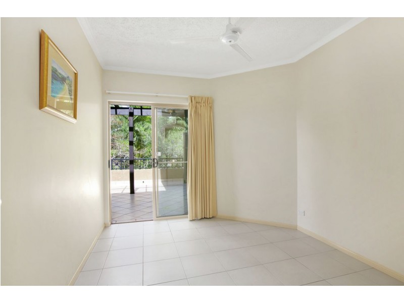 811/2 Greenslopes Street, Cairns North QLD 4870