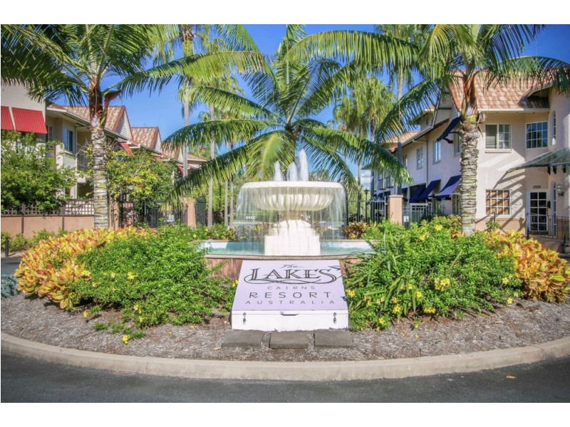 811/2 Greenslopes Street, Cairns North QLD 4870
