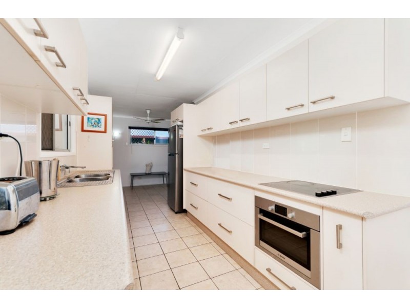 34 Sperring Street, Manunda QLD 4870