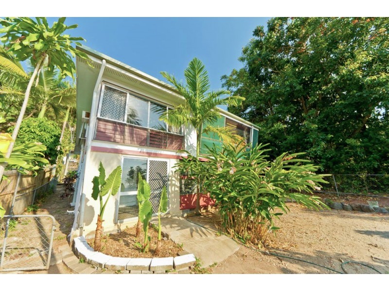 8 Sexton Street, Aeroglen QLD 4870