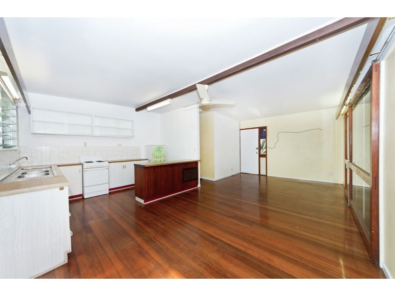 8 Sexton Street, Aeroglen QLD 4870