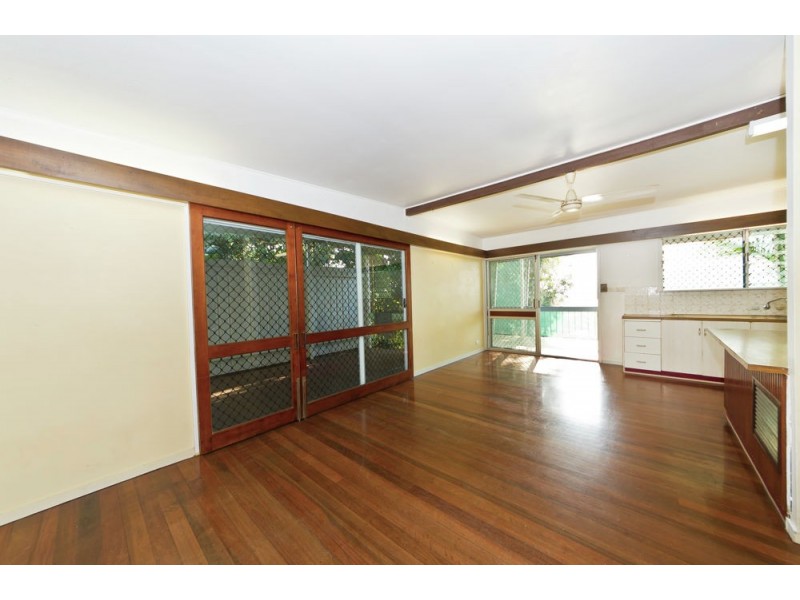 8 Sexton Street, Aeroglen QLD 4870