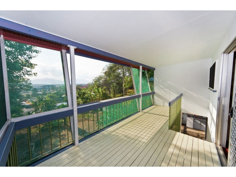 8 Sexton Street, Aeroglen QLD 4870