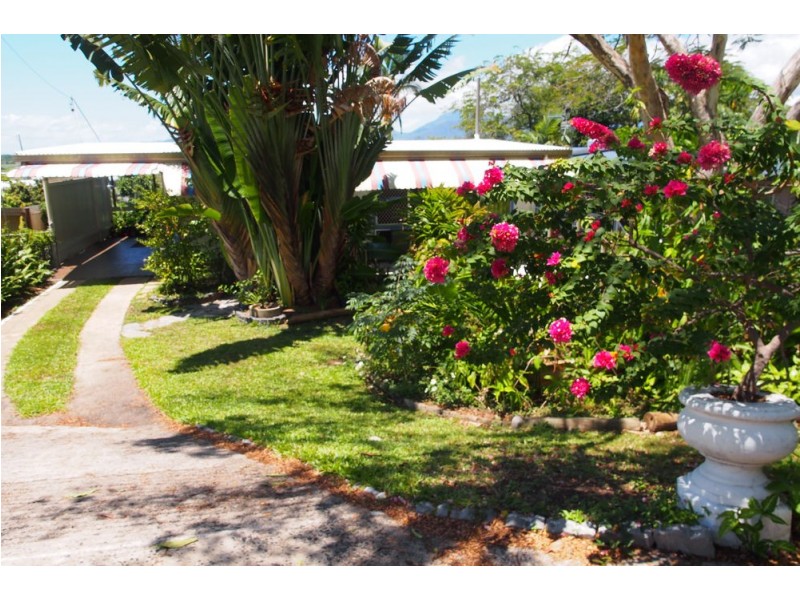 8 Sexton Street, Aeroglen QLD 4870