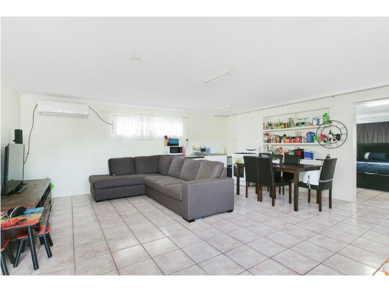 76 Toogood Road, Woree QLD 4868
