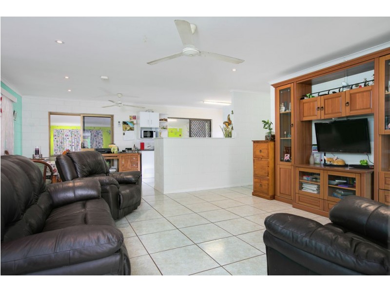 76 Toogood Road, Woree QLD 4868