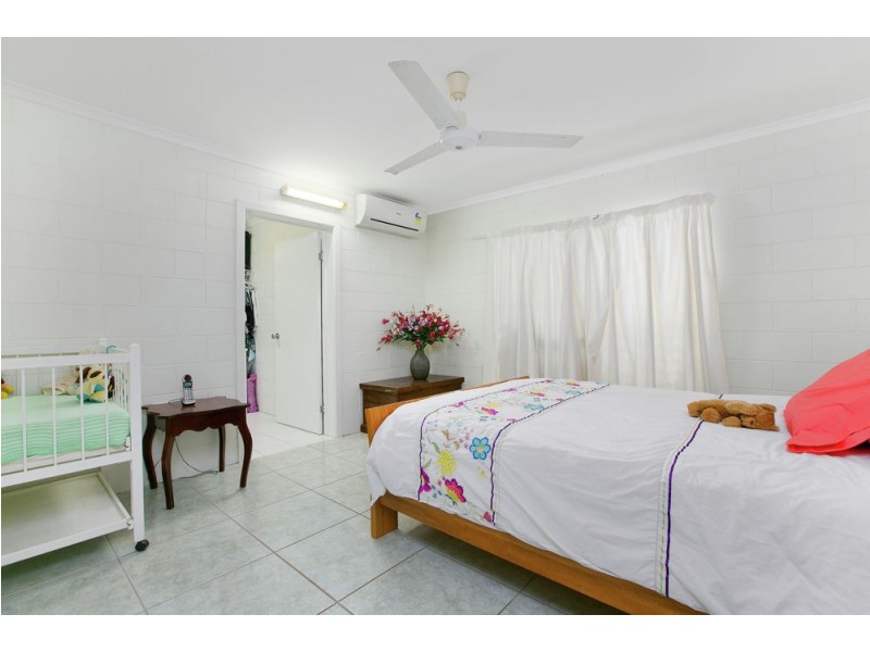 76 Toogood Road, Woree QLD 4868