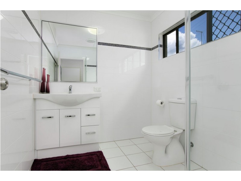 76 Toogood Road, Woree QLD 4868