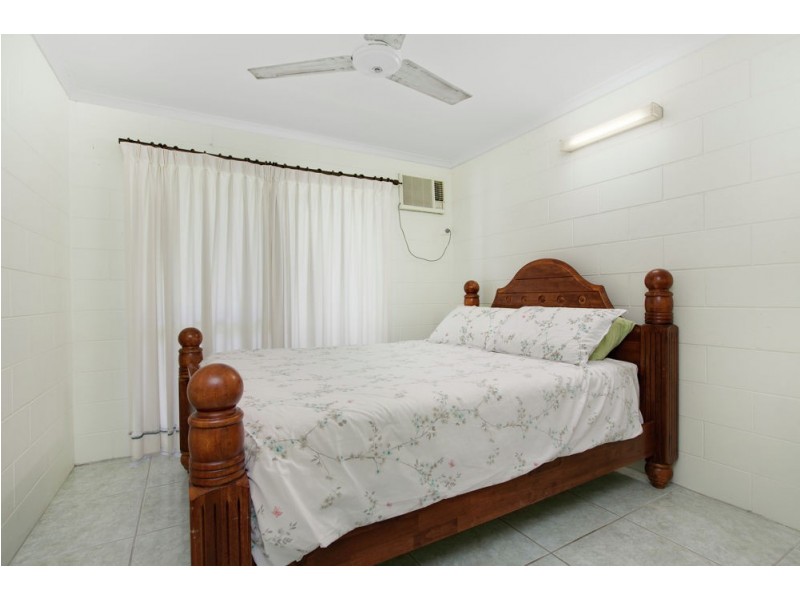 76 Toogood Road, Woree QLD 4868