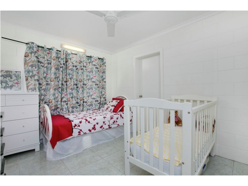 76 Toogood Road, Woree QLD 4868