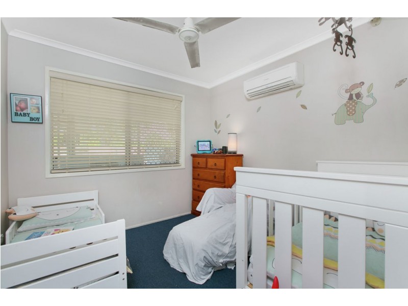 9 Rignold Street, Mooroobool QLD 4870