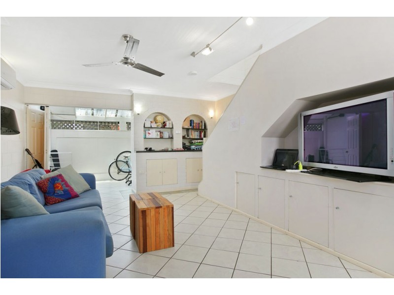 1/4 Crathern Close, Edge Hill QLD 4870
