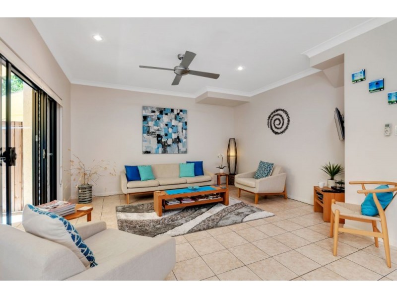 3/24-26 Old Smithfield Road, Freshwater QLD 4870