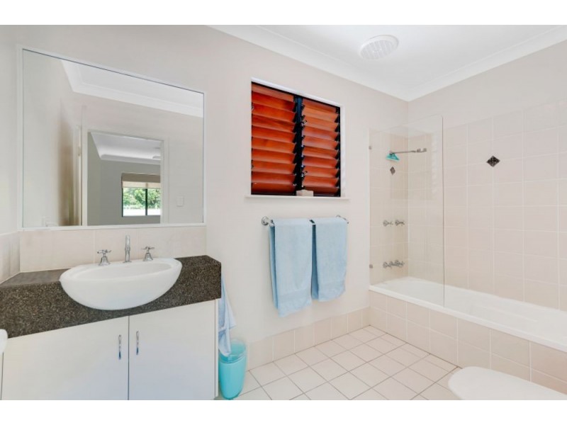 3/24-26 Old Smithfield Road, Freshwater QLD 4870