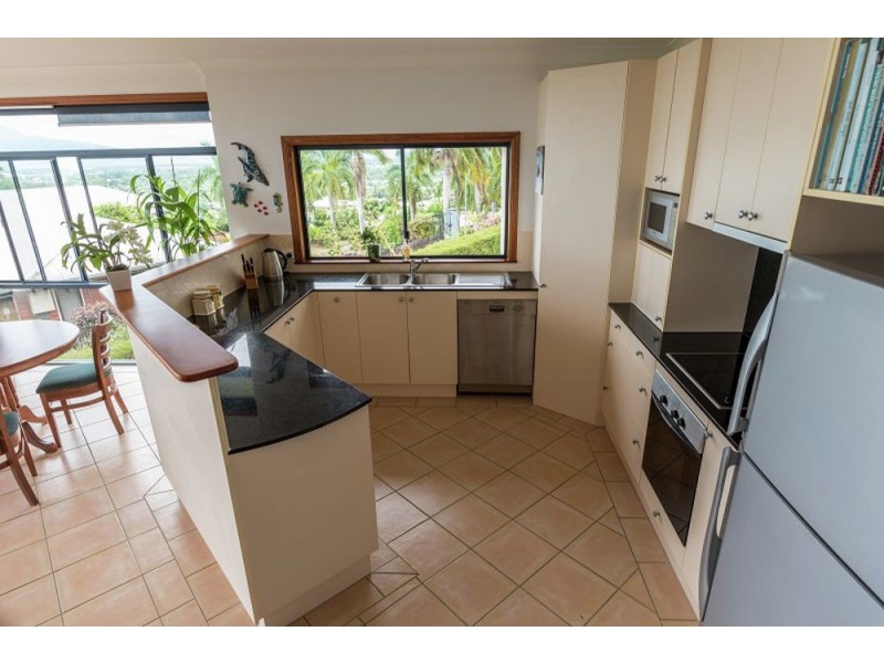 8 Konowna Close City View, Mooroobool QLD 4870