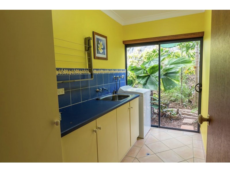 8 Konowna Close City View, Mooroobool QLD 4870