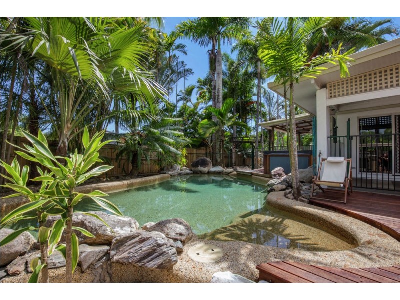 24 Maple Street, Holloways Beach QLD 4878