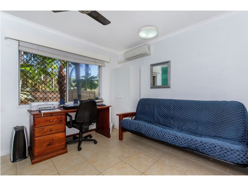 24 Maple Street, Holloways Beach QLD 4878