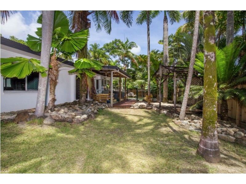 24 Maple Street, Holloways Beach QLD 4878