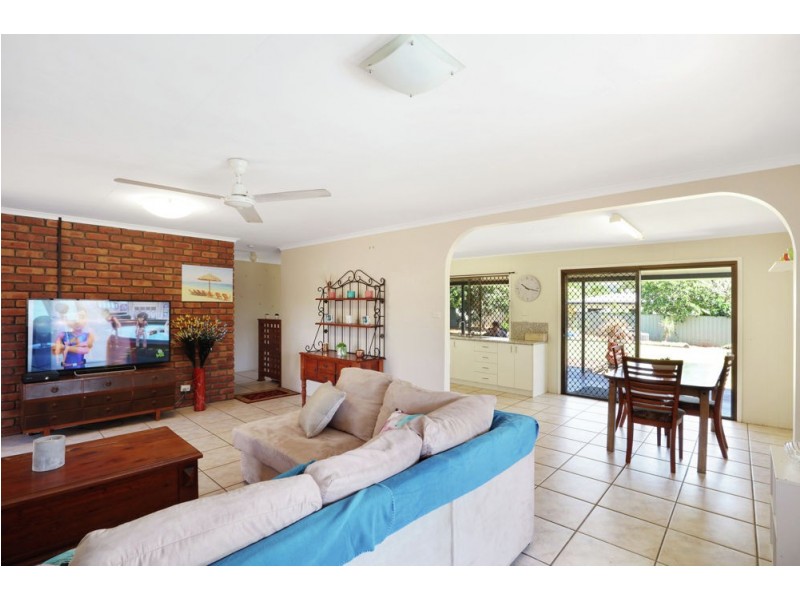 12 Stanton Road, Smithfield QLD 4878