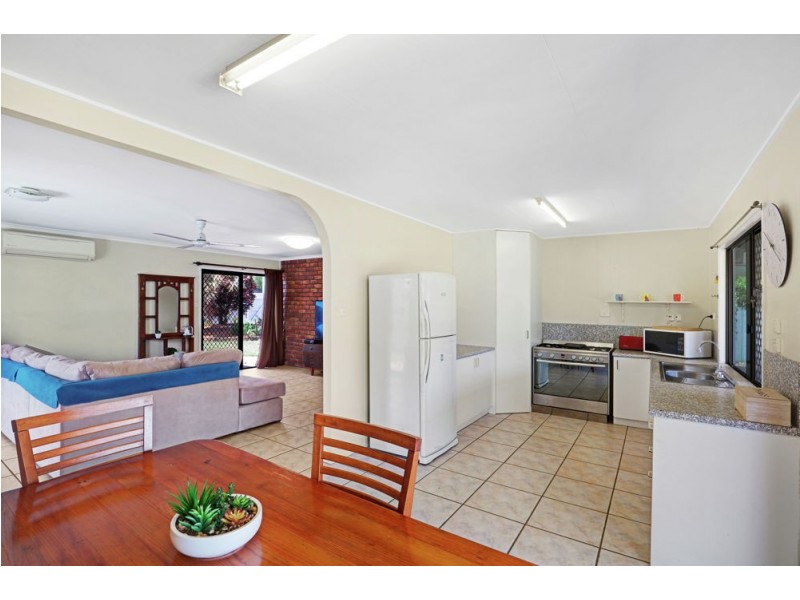 12 Stanton Road, Smithfield QLD 4878