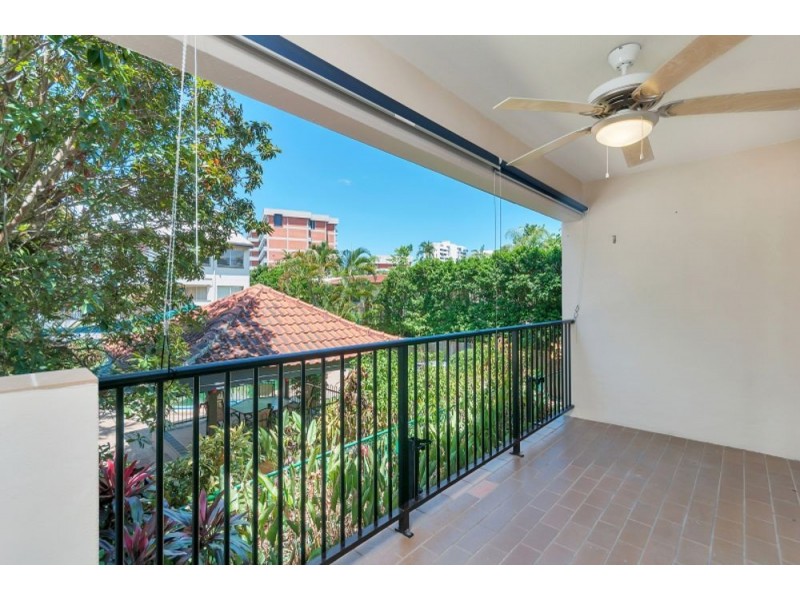 7/239 Lake Street, Cairns North QLD 4870