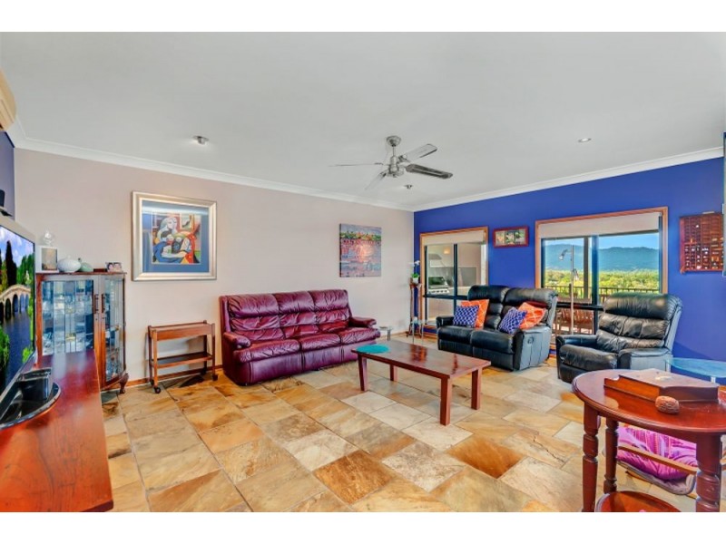 72 Koppen Terrace, Mooroobool QLD 4870