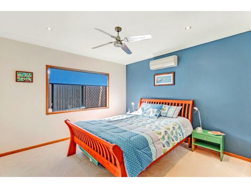 72 Koppen Terrace, Mooroobool QLD 4870