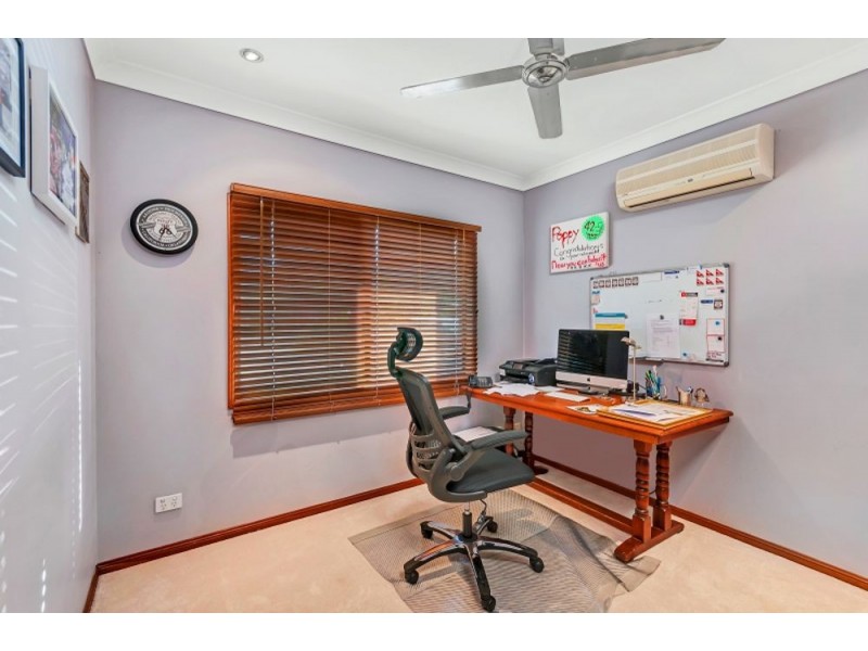 72 Koppen Terrace, Mooroobool QLD 4870