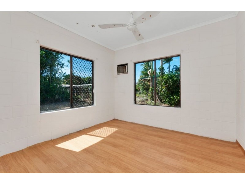 2/30 Kowinka Street, White Rock QLD 4868